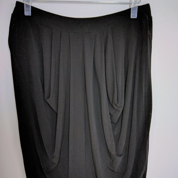 Skirt (NEW) - Stretch Fabric KNEE-LENGTH! - Picture 2 of 3